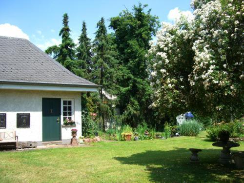 Bastgen Bed & Breakfast Hotel Wittlich Exterior photo